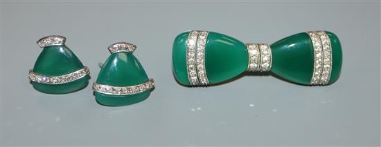 A white metal, chrysophase? and diamond set suite of jewellery, comprising bow brooch and pair of earrings, brooch 44mm.